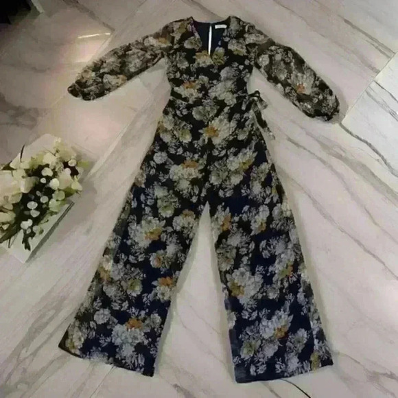 Blue Floral Romper - Picture 3 of 3